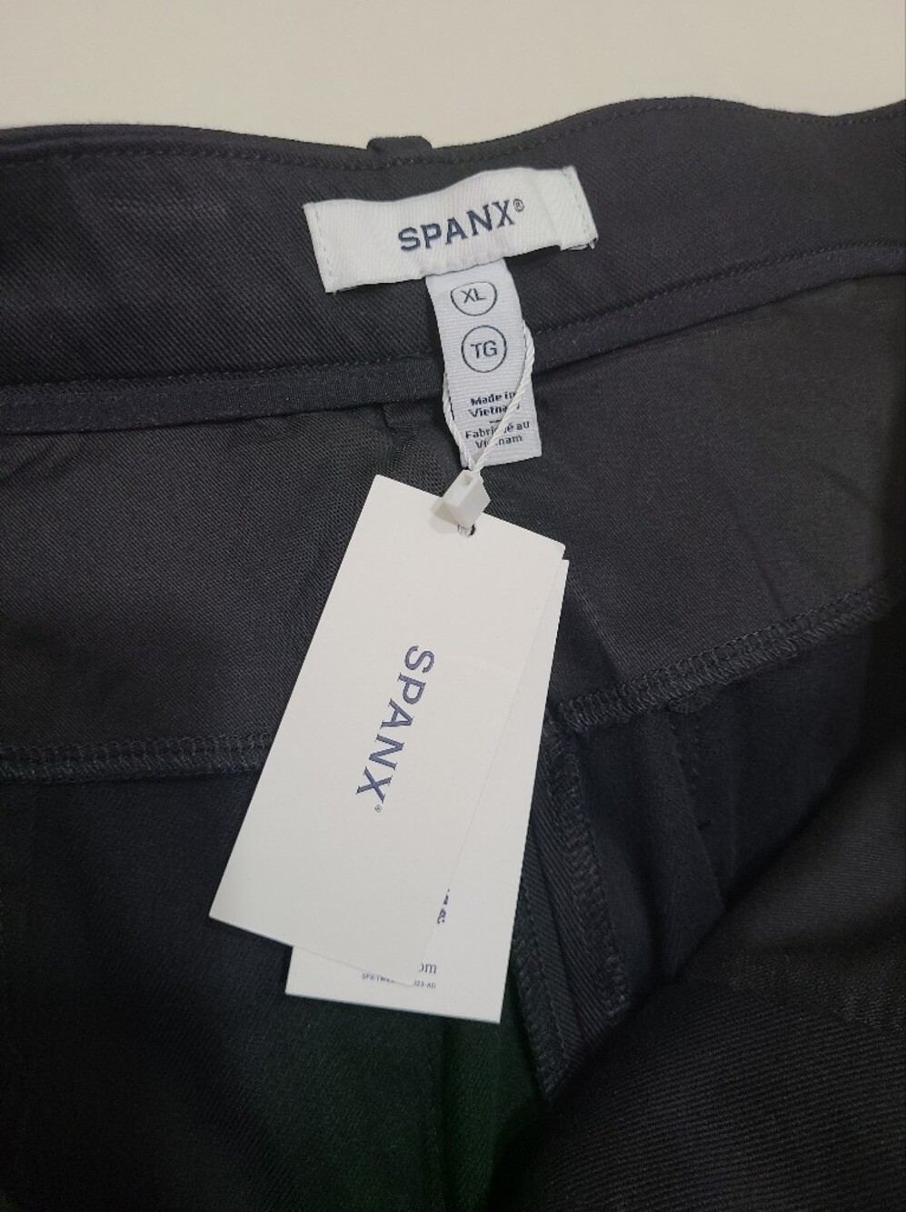 Spanx SPANXsupersmooth Stretch Twill Shorts Black Sz XL NWT - Picture 8 of 15
